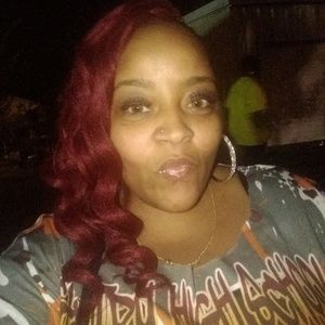 Meet your Posher, Dee